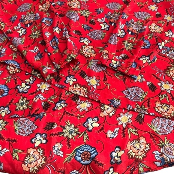 Chelsea & Theodore Red Floral Popover Top Size Large - Picture 5 of 9